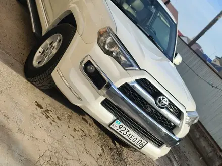 Toyota 4Runner 2013 годаүшін14 500 000 тг. в Атырау – фото 2