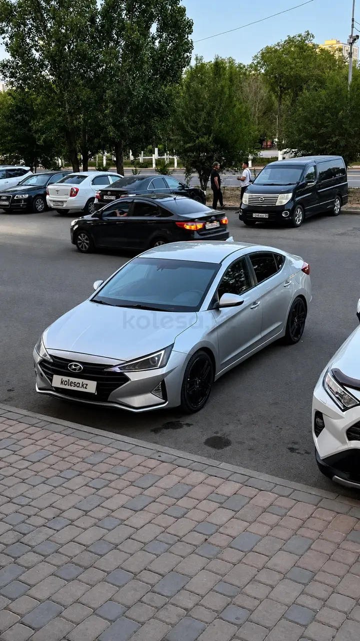 Hyundai Elantra, 2019