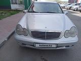 Mercedes-Benz C 200 2000 года за 3 300 000 тг. в Усть-Каменогорск – фото 2