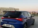 Hyundai i20 2023 года за 7 200 000 тг. в Актобе – фото 4
