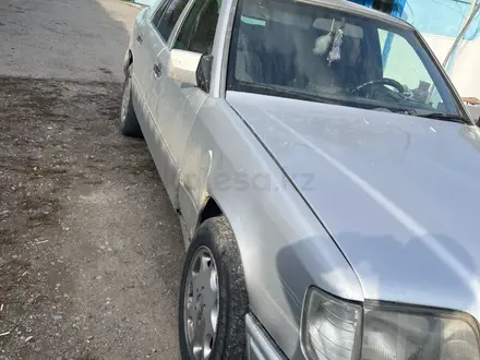 Mercedes-Benz E 200 1993 года за 1 700 000 тг. в Алматы – фото 13