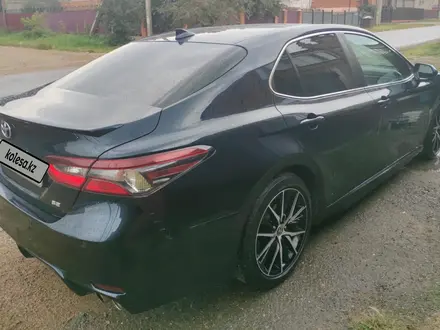 Toyota Camry 2021 года за 13 500 000 тг. в Астана