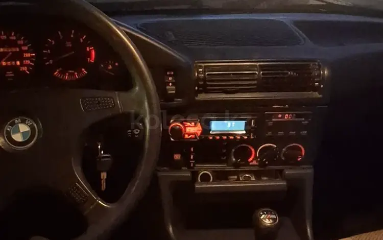 BMW 520 1990 года за 800 000 тг. в Астана
