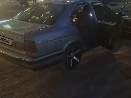BMW 520 1990 года за 800 000 тг. в Астана – фото 2
