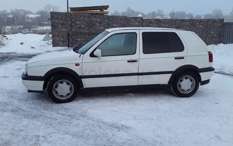 Volkswagen Golf 1995 года за 1 900 000 тг. в Есик