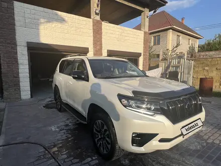 Toyota Land Cruiser Prado 2023 года за 30 700 000 тг. в Алматы – фото 2