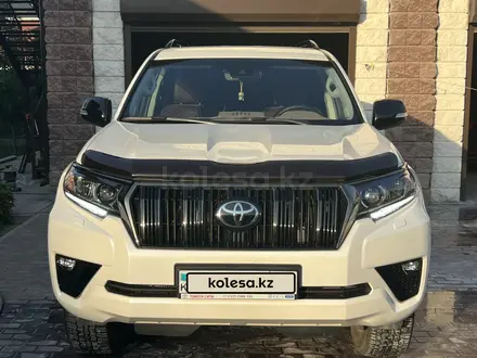 Toyota Land Cruiser Prado 2023 года за 30 700 000 тг. в Алматы