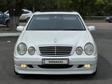Mercedes-Benz E 500 2000 года за 6 300 000 тг. в Караганда – фото 2