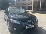 Toyota Camry 2011 года за 7 200 000 тг. в Астана – фото 2