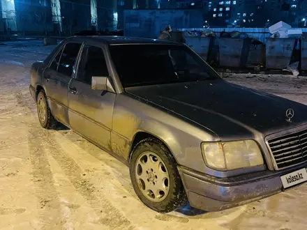 Mercedes-Benz E 200 1993 года за 1 200 000 тг. в Шымкент