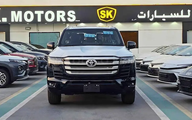 Toyota Land Cruiser Prestige 2025 года за 54 800 000 тг. в Семей
