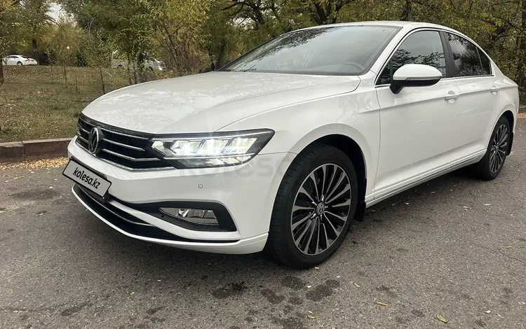 Volkswagen Passat 2021 годаfor13 500 000 тг. в Алматы