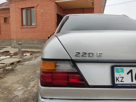 Mercedes-Benz E 220 1992 года за 2 800 000 тг. в Жанакорган – фото 5