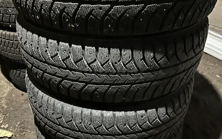 Зимние шины bridgestone за 70 000 тг. в Алматы