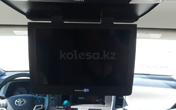 Toyota Sienna 2015 года за 11 000 000 тг. в Актау