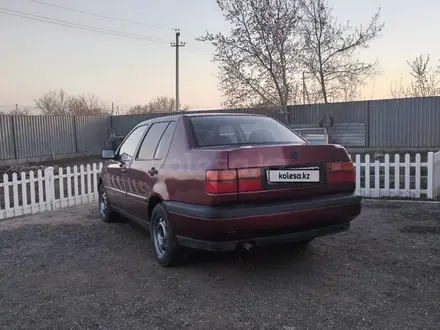 Volkswagen Vento 1993 года за 1 150 000 тг. в Астана – фото 3