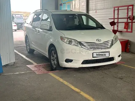 Toyota Sienna 2015 года за 14 100 000 тг. в Алматы – фото 3