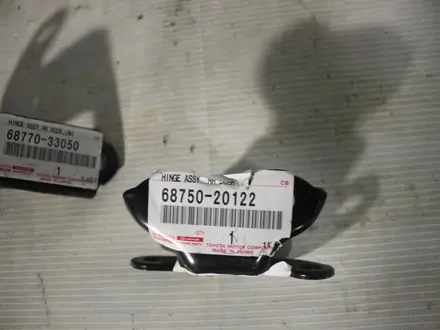 Навесы кронштейн двери задней правой Toyota RAV4 за 10 000 тг. в Караганда – фото 2