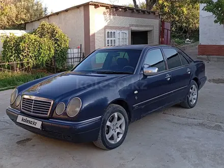 Mercedes-Benz E 200 1996 года за 2 250 000 тг. в Шымкент – фото 3