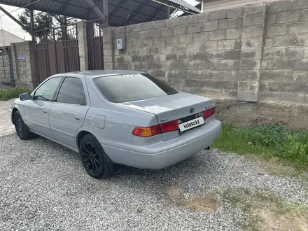 Toyota Camry 2000 года за 3 300 000 тг. в Шымкент – фото 4