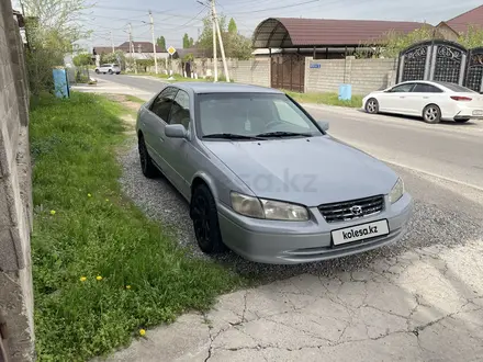Toyota Camry 2000 года за 3 300 000 тг. в Шымкент – фото 3