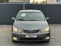 Toyota Camry 2003 годаүшін5 600 000 тг. в Актобе – фото 2