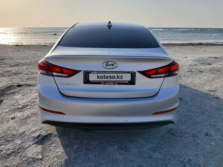 Hyundai Elantra 2017 года за 5 000 000 тг. в Актау