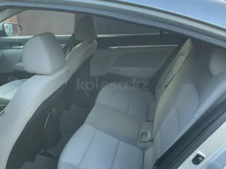 Hyundai Elantra 2020 года за 5 700 000 тг. в Уральск – фото 8