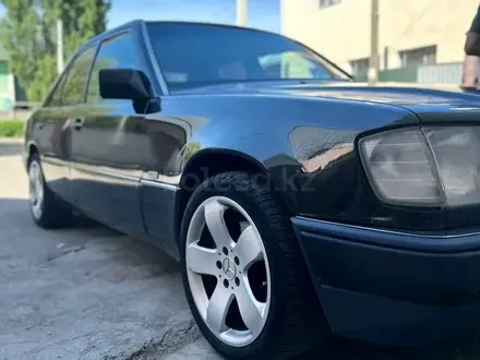 Mercedes-Benz E 320 1995 года за 3 000 000 тг. в Алматы