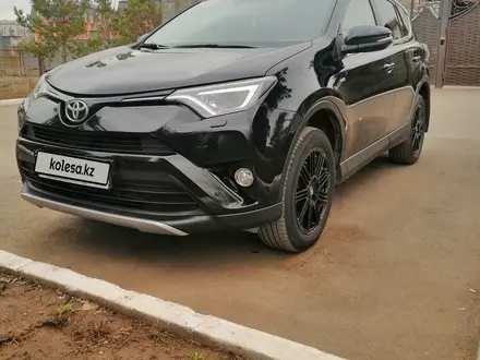 Toyota RAV4 2017 года за 11 900 000 тг. в Астана