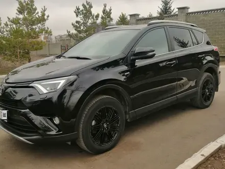 Toyota RAV4 2017 года за 11 900 000 тг. в Астана – фото 3