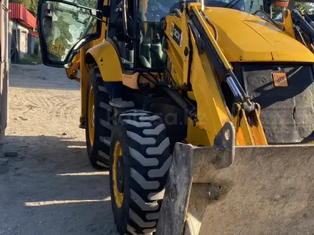 JCB  3CX 2018 года за 25 300 000 тг. в Алматы – фото 2