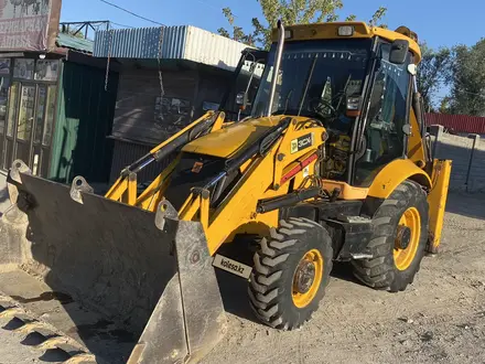 JCB  3CX 2018 года за 25 300 000 тг. в Алматы