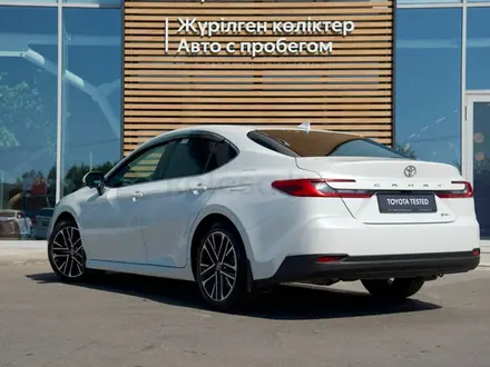 Toyota Camry Luxe 2024 года за 20 900 000 тг. в Шымкент – фото 2