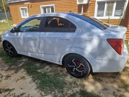 Chevrolet Aveo 2014 года за 3 200 000 тг. в Актобе – фото 3