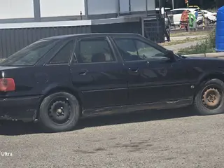 Audi 80