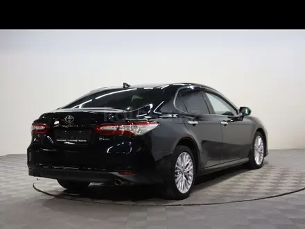 Toyota Camry 2020 года за 15 000 000 тг. в Алматы – фото 3