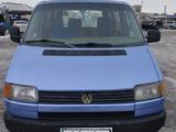 Volkswagen Transporter 1992 годаfor2 600 000 тг. в Караганда