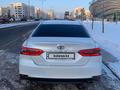 Toyota Camry 2018 года за 14 900 000 тг. в Астана – фото 9