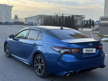 Toyota Camry 2019 года за 8 600 000 тг. в Алматы – фото 4