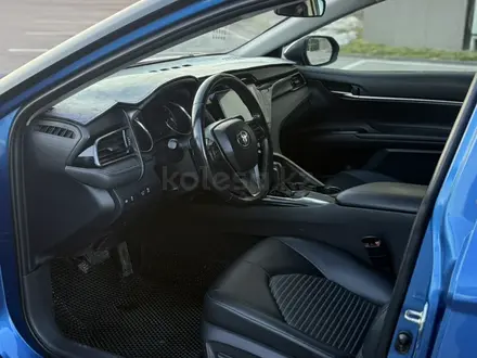 Toyota Camry 2019 года за 8 600 000 тг. в Алматы – фото 12