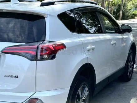 Toyota RAV4 2016 года за 10 800 000 тг. в Алматы – фото 8