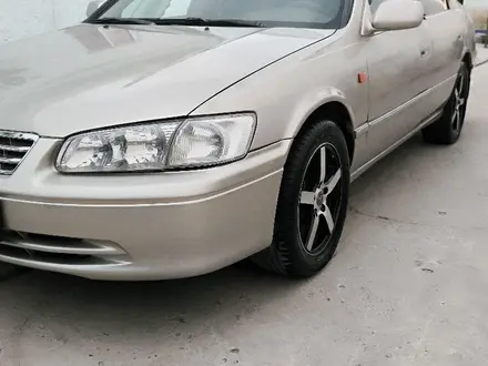 Toyota Camry 1998 года за 3 700 000 тг. в Шымкент – фото 5