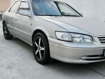 Toyota Camry 1998 года за 3 700 000 тг. в Шымкент – фото 6