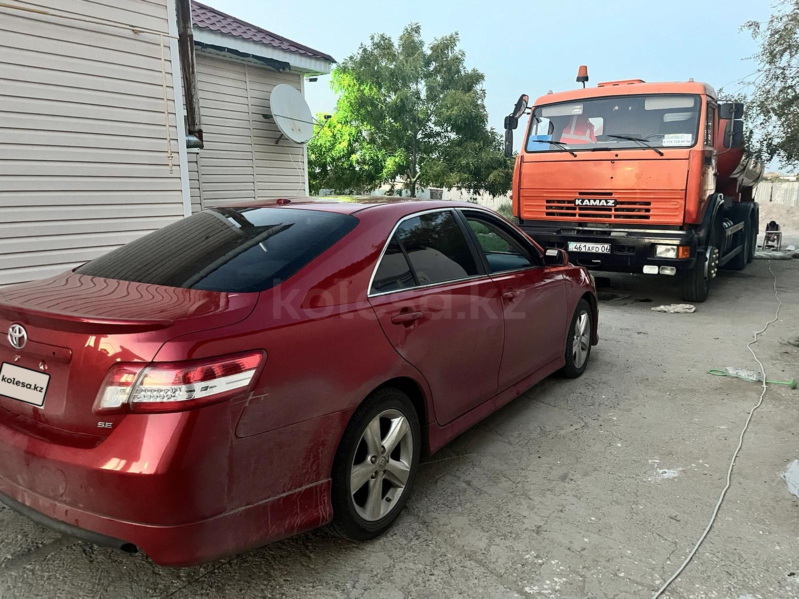 Toyota Camry 2011 г.