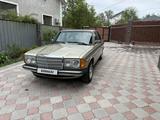 Mercedes-Benz E 200 1984 года за 10 000 000 тг. в Алматы