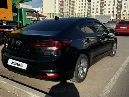 Hyundai Elantra 2018 года за 6 850 000 тг. в Астана – фото 3