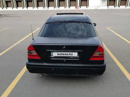 Mercedes-Benz C 220 1996 года за 1 100 000 тг. в Караганда – фото 4