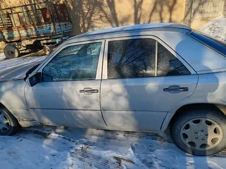 Mercedes-Benz E 230 1992 года за 600 000 тг. в Шымкент – фото 2