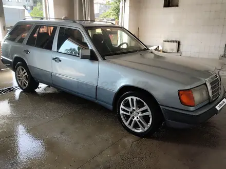 Mercedes-Benz E 300 1990 года за 1 500 000 тг. в Алматы